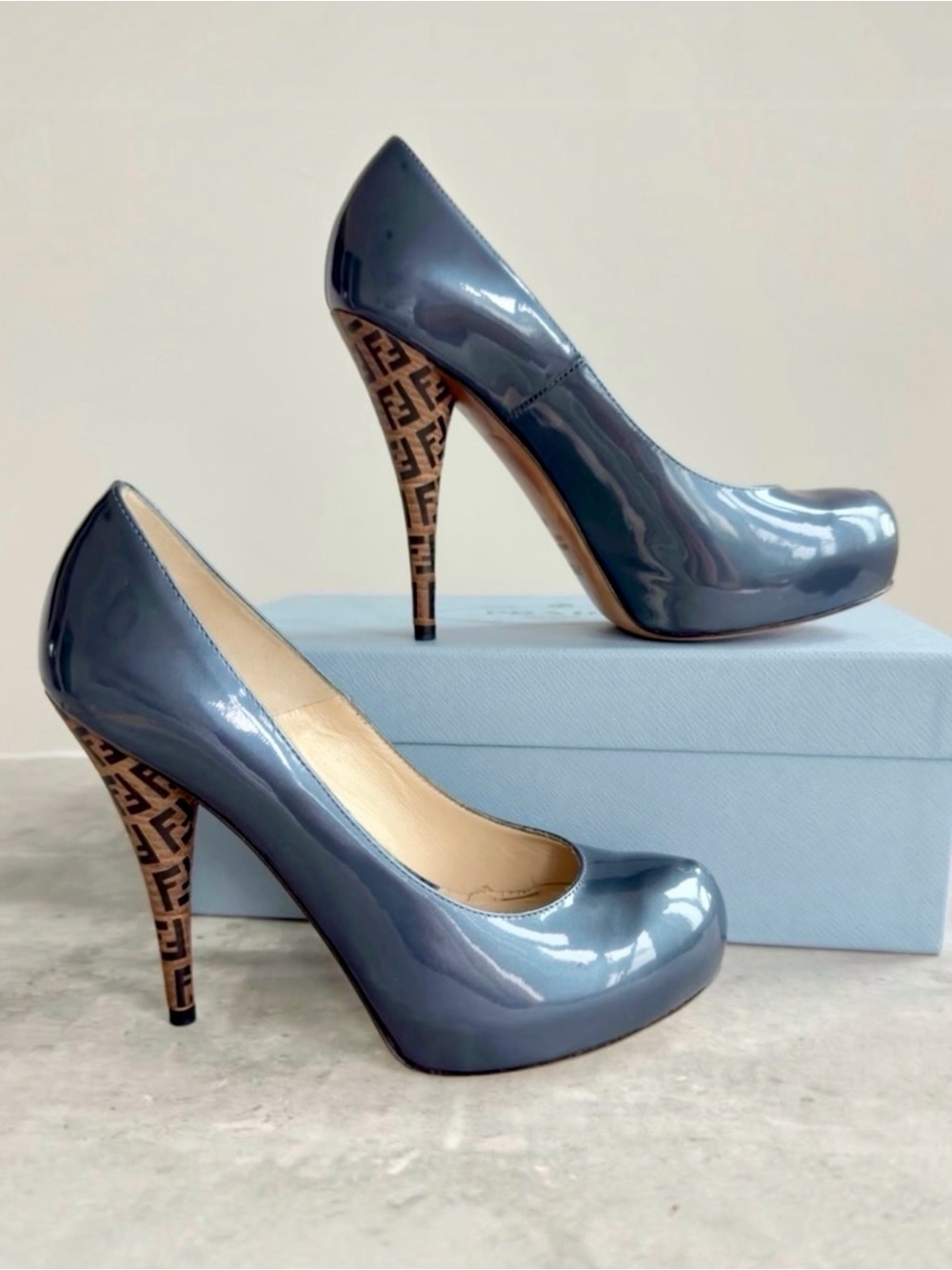 Fendi Patent Leather Logo Heel Hidden Platform Blue Pumps Heels Vintage Size 8